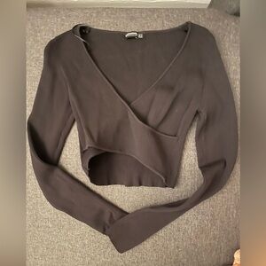 Black long sleeve crop top